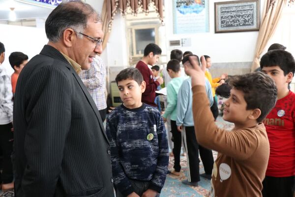 بازدید مدیر آموزش‌وپرورش شهرستان ابرکوه ازاعتکاف دانش آموزان