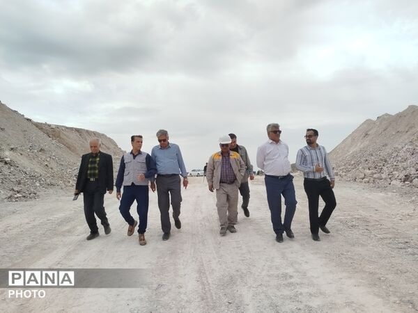 بازدید فرماندار کاشمر از معدن کائولن 