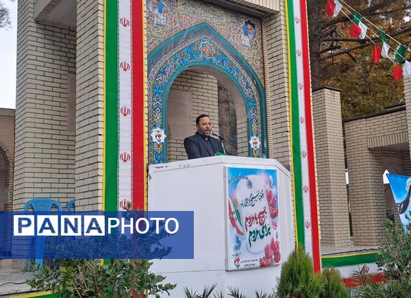  غبارروبی مزار شهدا در نیشابور 