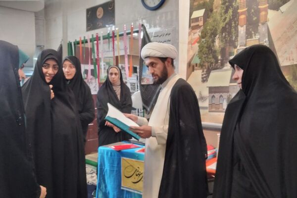 برگزاری جشنواره نمایشگاه اسوه پایگاه بسیج خواهران حضرت زینب(ع)