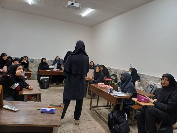 کارگاه آموزشی مشاوره در دبیرستان مطهره ناحیه ۶ مشهد