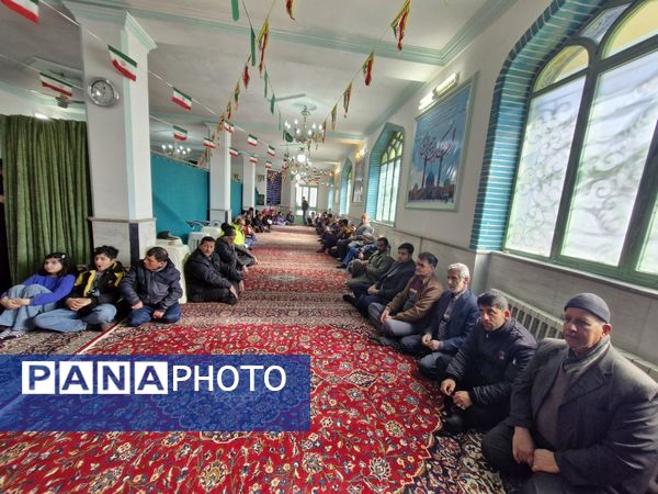حماسه حضور گرم مردم بلده در سرمای زمستان 
