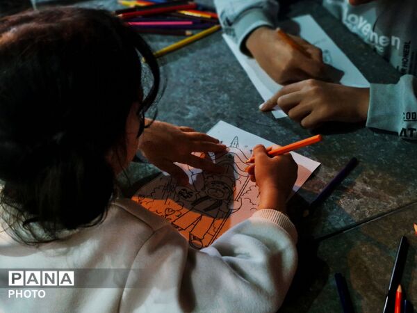موج خروشان همبستگی در گلوگاه 