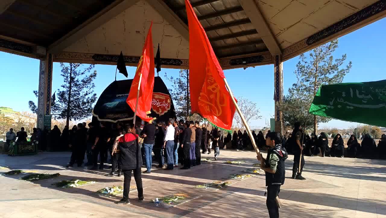 سوگ‌کاروان فاطمیه؛ همراهی شهر با شهدای گمنام