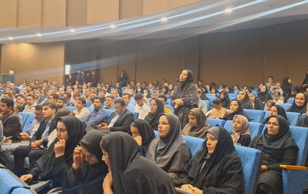 جشنی به پاس قدردانی از معلمان در لردگان