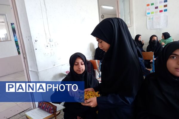 جشن ولادت امام حسن عسکری(ع) در دبیرستان شاهد فیض