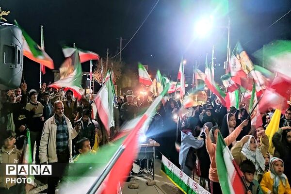 یک دنیا شاهد و مبهوت از حضور خیابانی مردم شهر بار
