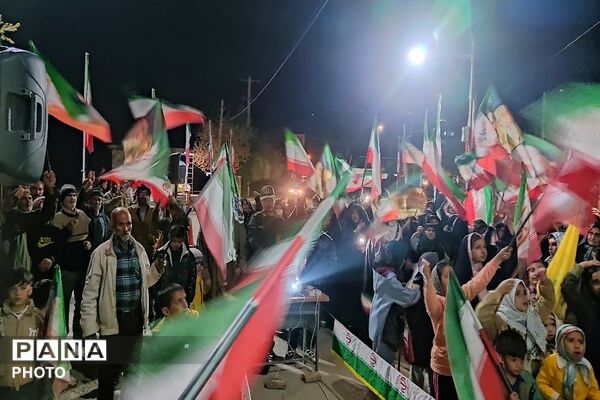 یک دنیا شاهد و مبهوت از حضور خیابانی مردم شهر بار