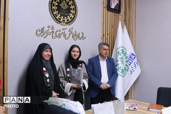 تقدیر از مربیان و دانش‌آموزان پیشتاز در فعالیت موکب‌های سازمان دانش‌آموزی شهر تهران