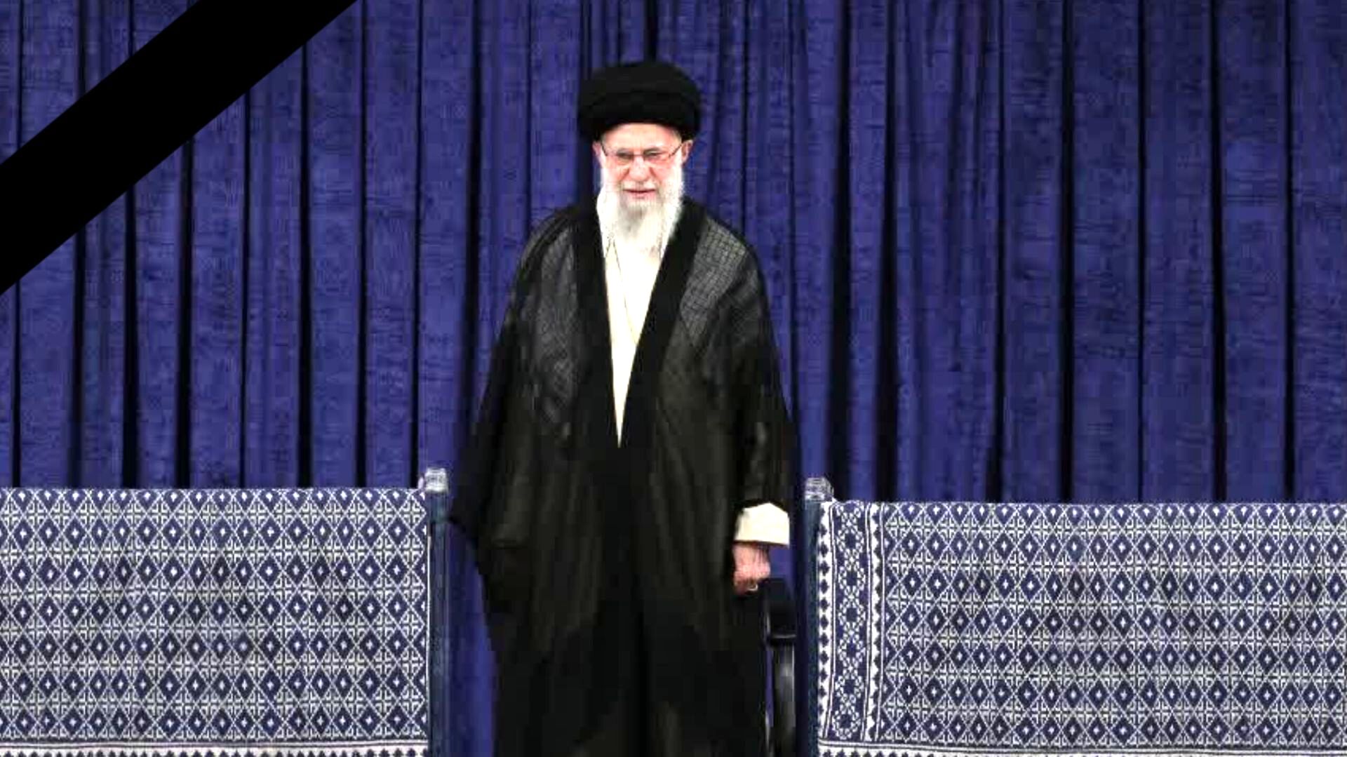 چهل روز ایستادگی در سایه‌ی سارِ فقدان

