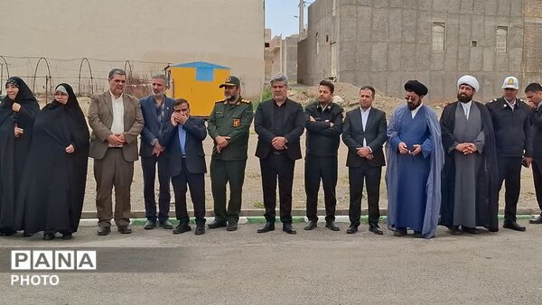 آیین اهتزاز پرچم امام رضا(ع) و رونمایی از دیوارنگاره کودکان میناب در شهر کهک