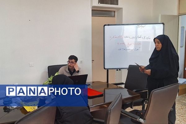 بینایی سنجی کارکنان اداره آموزش و پرورش ناحیه دو شهرری به مناسبت ایام الله دهه فجر 