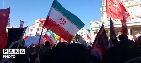 وعده گاه عاشقی در ظهر داغ مشهد 