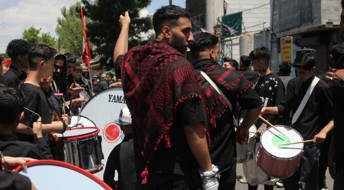 عزاداری روز عاشورا در هیئت قمربنی‌هاشم (ع) شهر صدرا