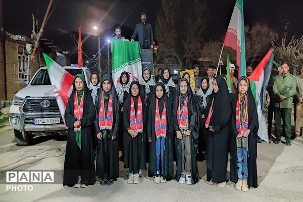 حضور گرم  دهه نودی ها در قلب اجتماعات شهر بار نیشابور