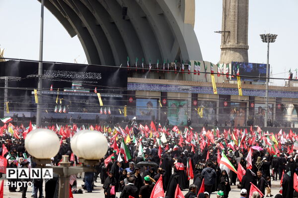 آخرین وداع ملت ایران با رهبر شهید 