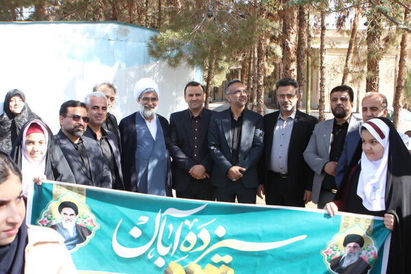 مجتمع مدارس سما کاشان ۱۳ آبان را با یاد شهدا و نام زهرا(س) گرامی داشت