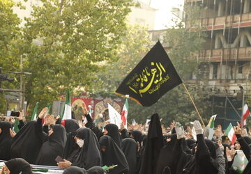 تشییع پیکر مطهر شهدای گمنام همزمان با سالروز شهادت حضرت فاطمه(س) در تهران