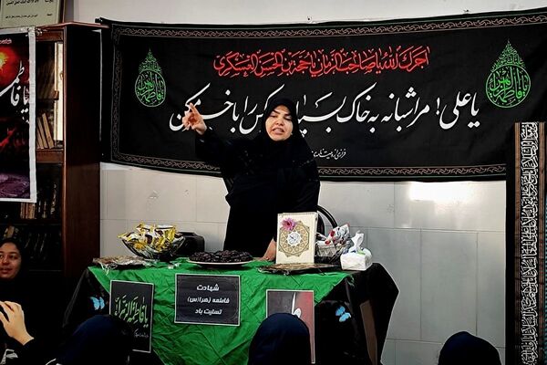 مراسم به مناسبت ایام فاطمیه در دبیرستان پروین اعتصامی اسلامشهر