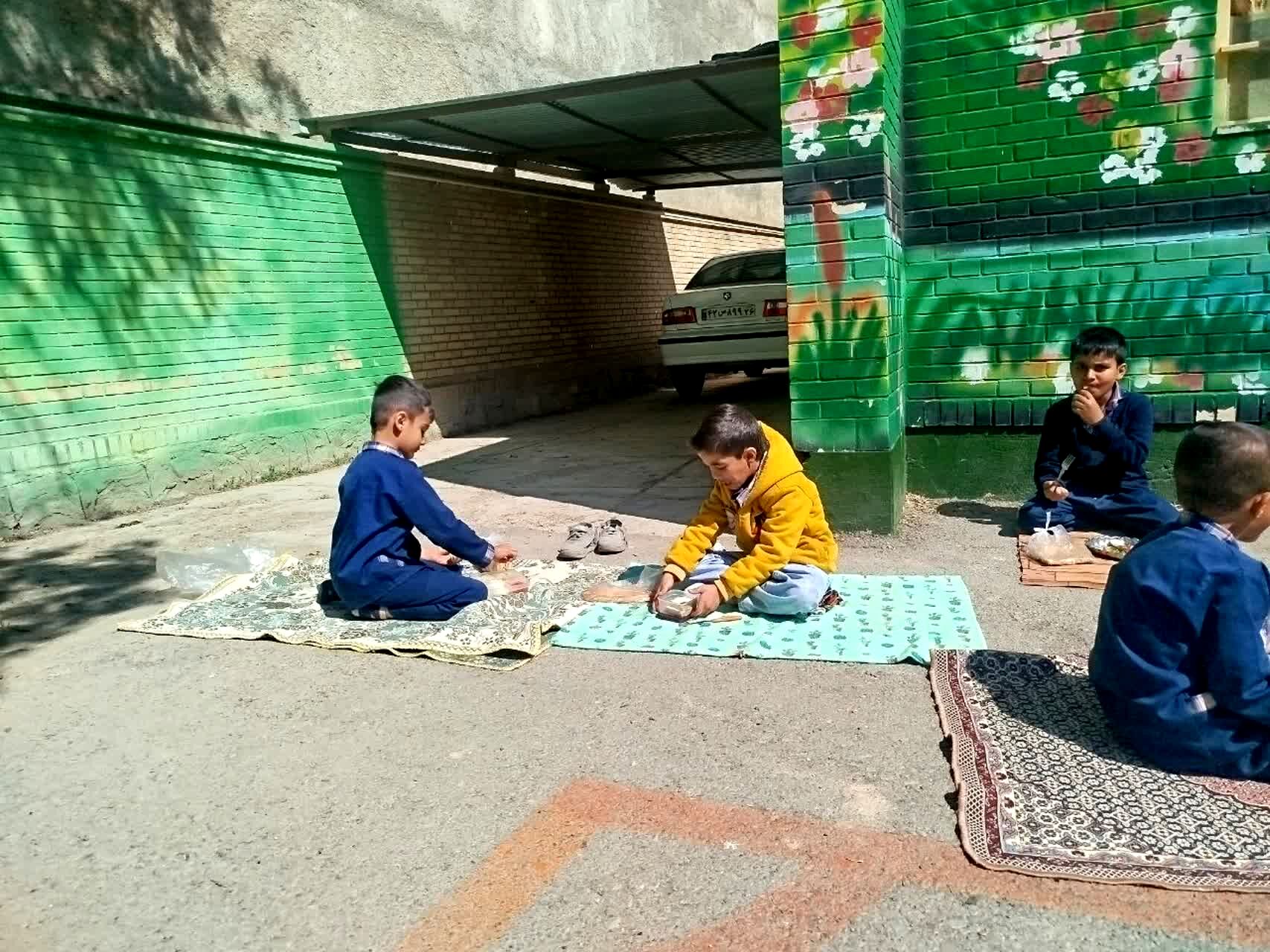 صبحانه سلامت در مدرسه پسرانه مبین شیروان