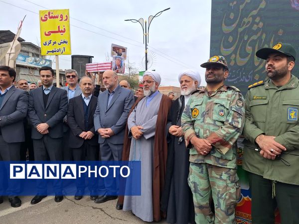 نبض انقلاب در خیابان‌ها تپید