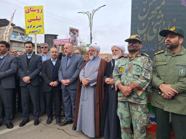 نبض انقلاب در خیابان‌ها تپید