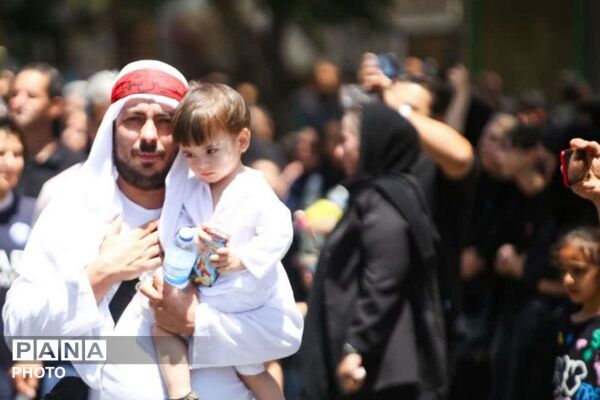 هنگامی که خورشیدِ عصر عاشورا، بر پیکرِ تشنه و بی‌کسی فرود آمد...