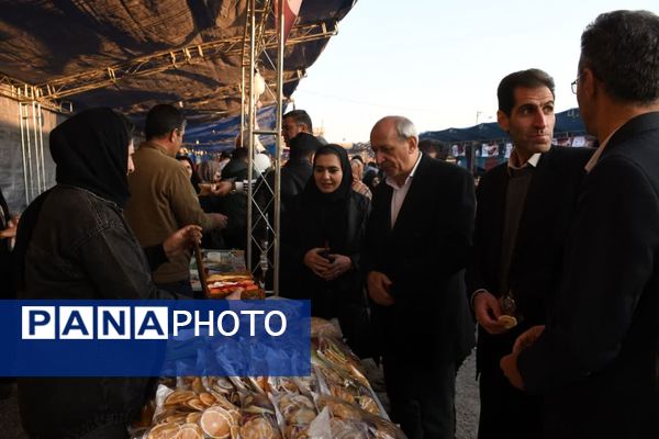 دومین جشنواره زرشک سیاه در روستای تیل شهرستان شبستر
