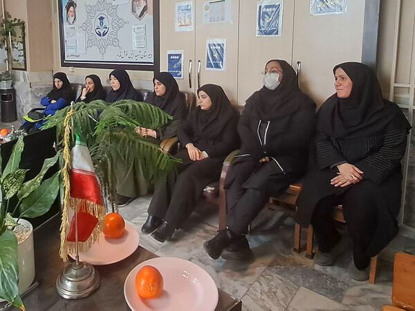 جلسه شورای دبیران مدرسه انیس خوش قدم ناحیه دو 