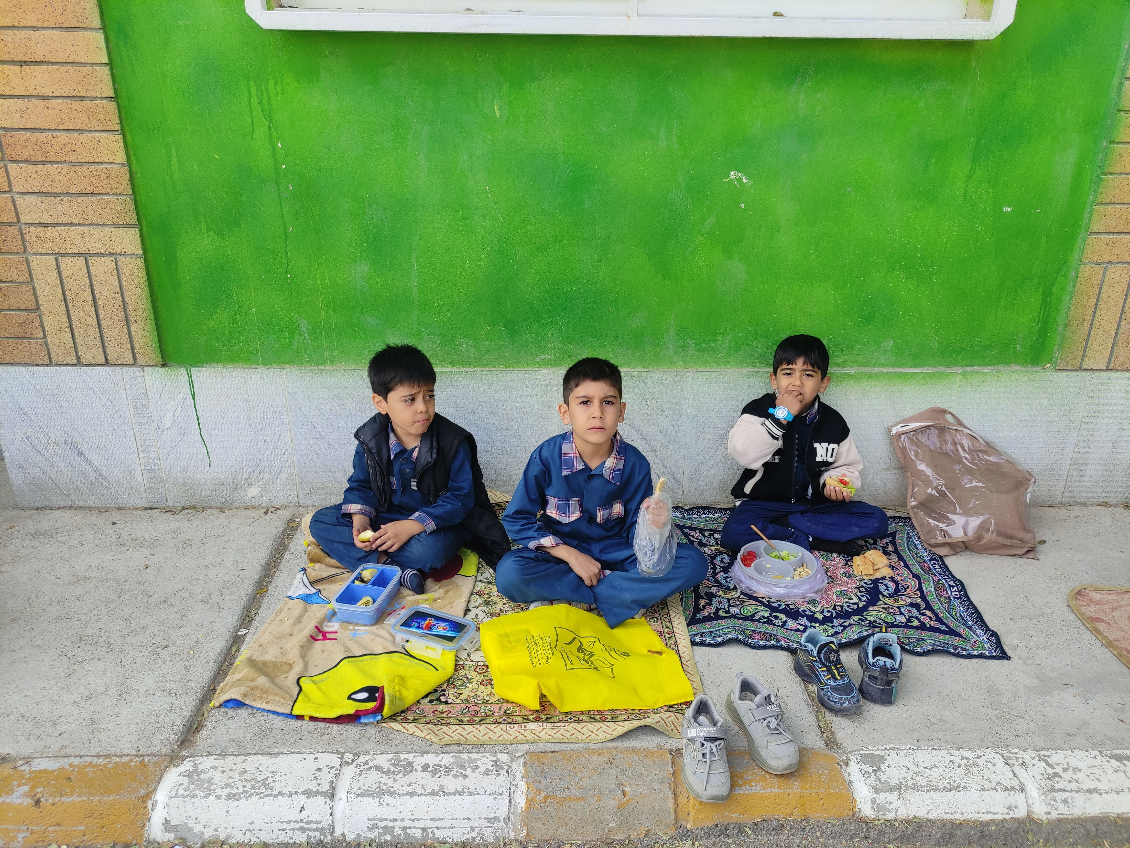 صبحانه سلامت در دبستان هیأت امنایی قرآنی مبین شهرستان شیروان