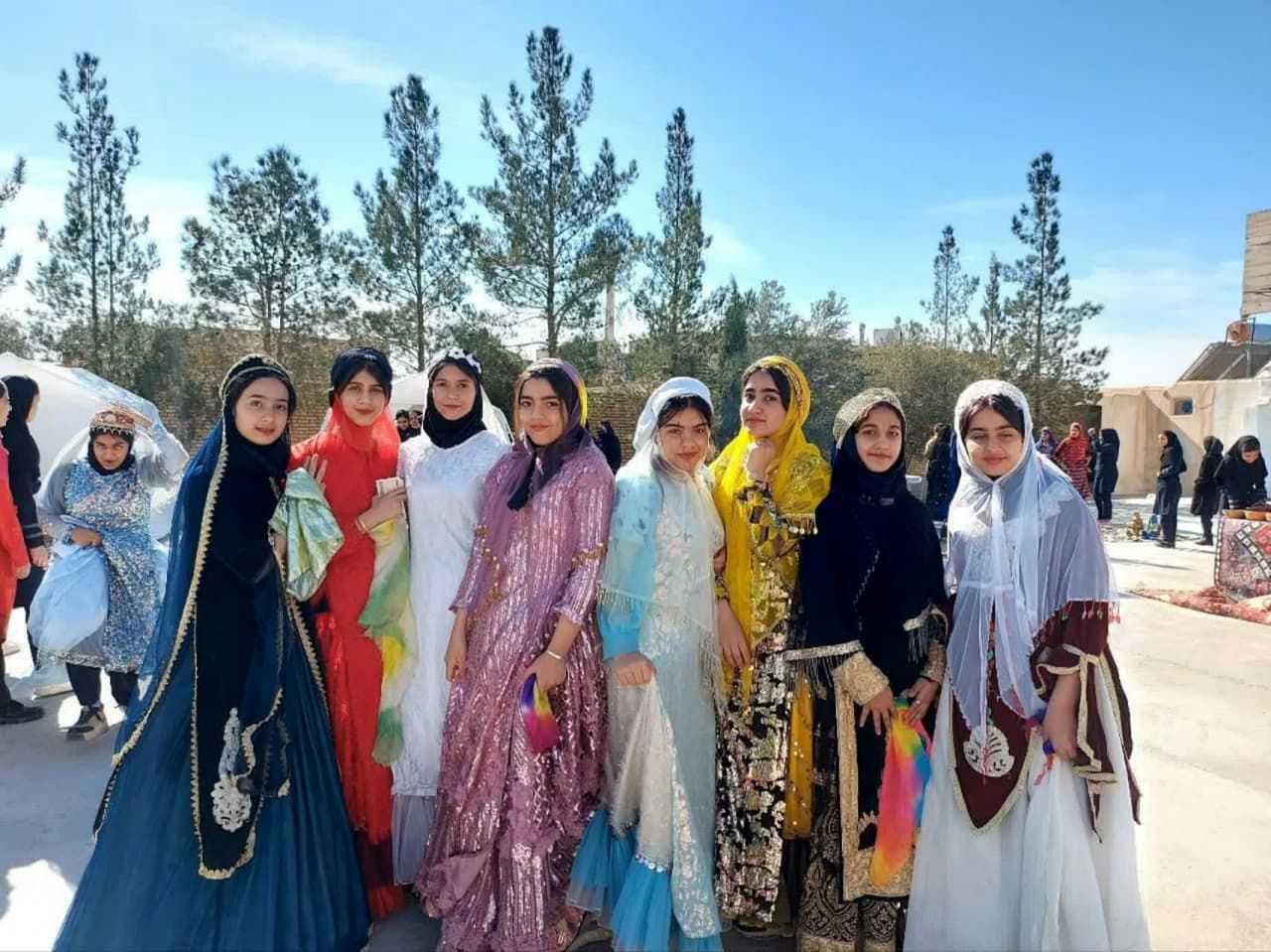 جشنواره بومی و محلی در دبیرستان سمیه شهرستان خاتم