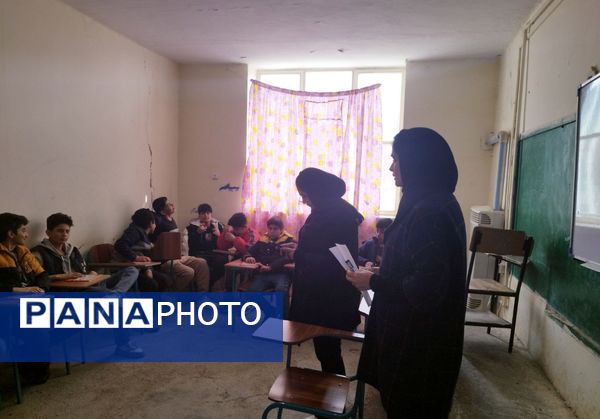 کارگاه آسیب‌شناسی موارد خاص در دبیرستان شهید مصطفی خمینی شیروان