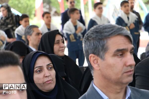 گرامی داشت مقام معلم و آئین گلباران مزار شهدای گمنام