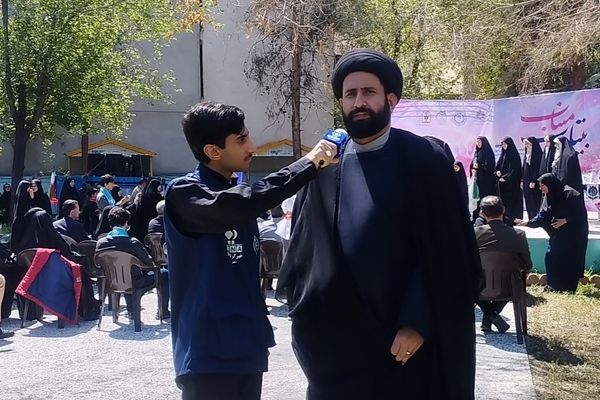 برنامه‌های یادبود شهدای میناب در چهلمین روز با حضور گسترده دانش‌آموزان ادامه دارد