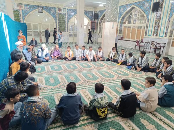 نماز جمعه با حضور دانش‌آموزان فعال بسیجی شهر بن