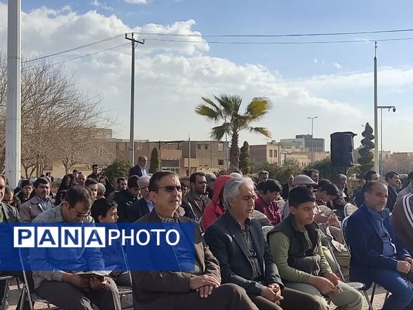 دعای ندبه باشکوه در آستانه میلاد حضرت مهدی(عج) در میدان حج یزد