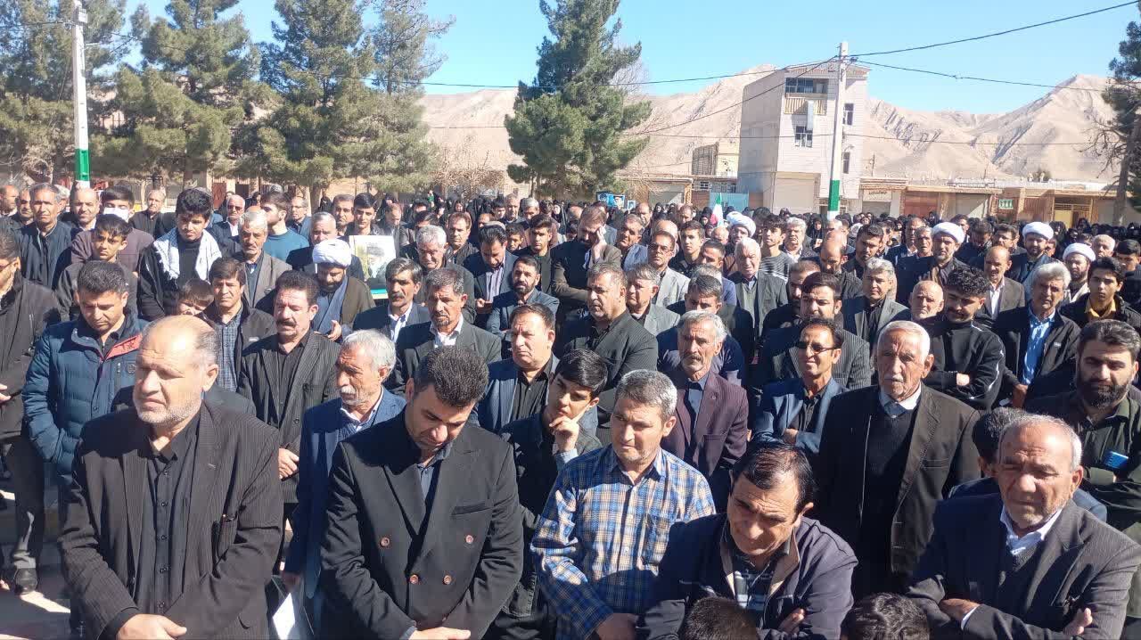حضور گسترده مردم و مسئولان در فراق رهبر شهید انقلاب اسلامی ایران
