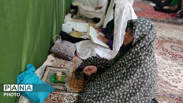 محفل انس با قرآن کریم به مناسبت چهلم شهادت قائد امت در شهر بار نیشابور 