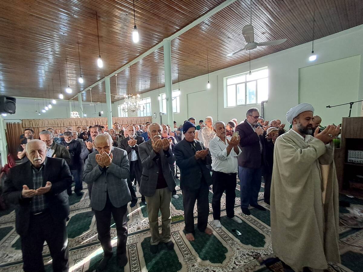 اقامه نماز عید سعید فطر در مسجد جامع جمنان قائمشهر