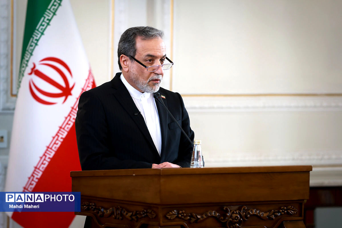 عراقچی: جمعه تفاهمنامه ایران و آمریکا امضا می‌شود