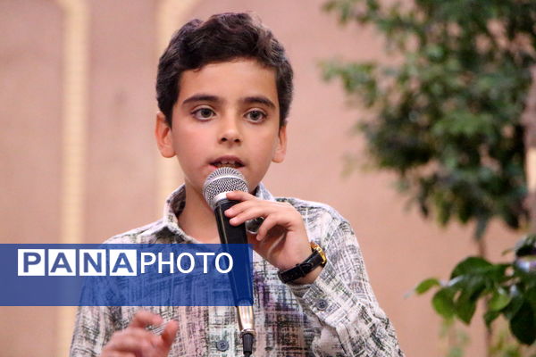 محفل شعر در سازمان دانش‌آموزی یزد 