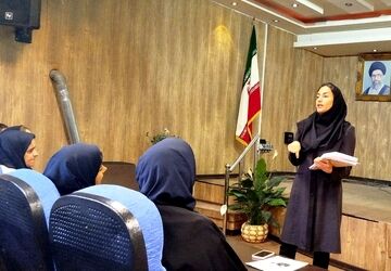 کارگاه آموزشی مراقبین و رابطین سلامت با محوریت آنفلونزا در سالن شهید دهنو قدس