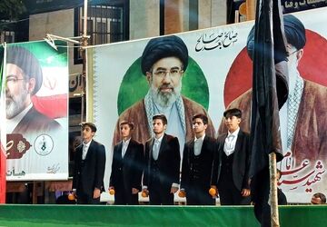 از گام های استوار، تا قلب هایی که به عشق وطن می‌تپد، همه زیر سایه پرچم سرافراز ایران