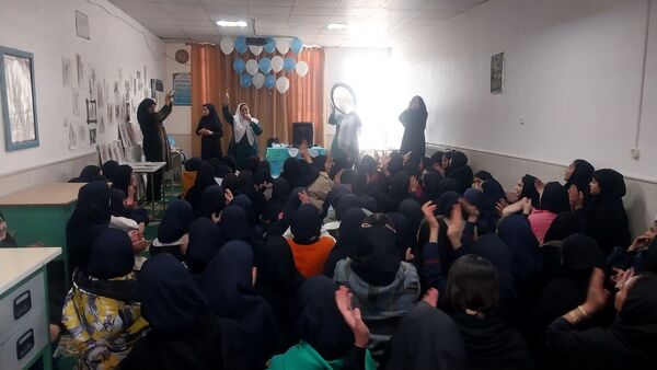 جشن ولادت امام زمان (عج)در مدرسه عزت طلایی