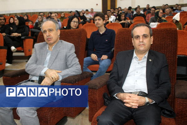 تجلیل از برگزیدگان دبیرستان شهید بهشتی شهرستان بوشهر (1)