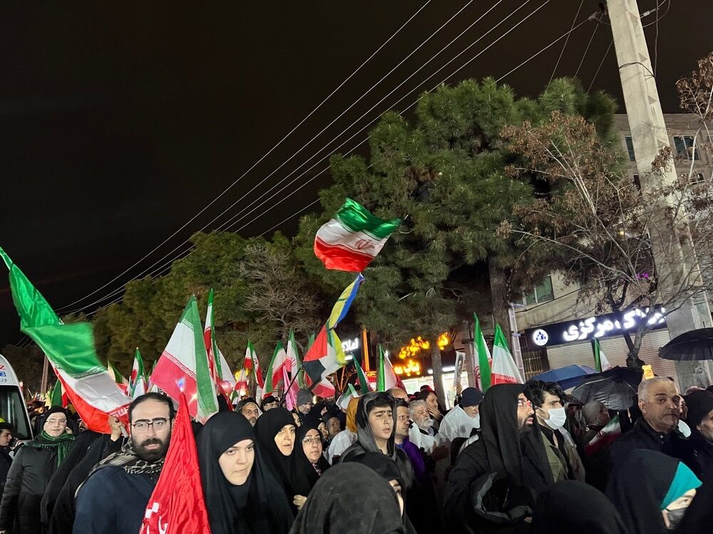 حضور باشکوه مردم کرج در شب بیست و هفتم