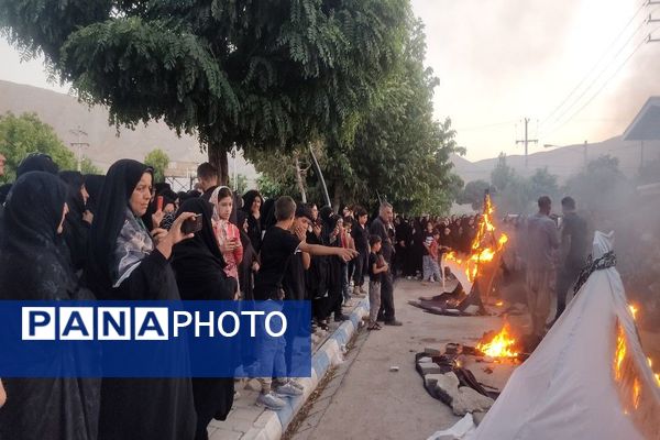 مراسم نمادین آتیش زدن خیمه ها در عصر روز عاشورا در شهر بار