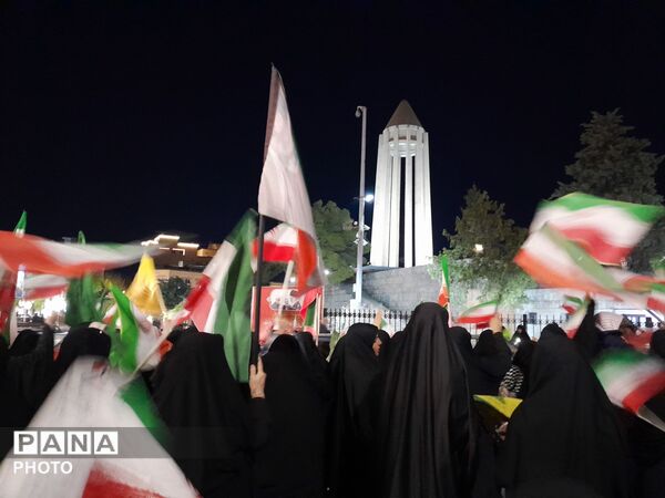 تجلی همبستگی مردم ولایتمدار یکن‌آباد در جوار آرامگاه بوعلی‌سینا