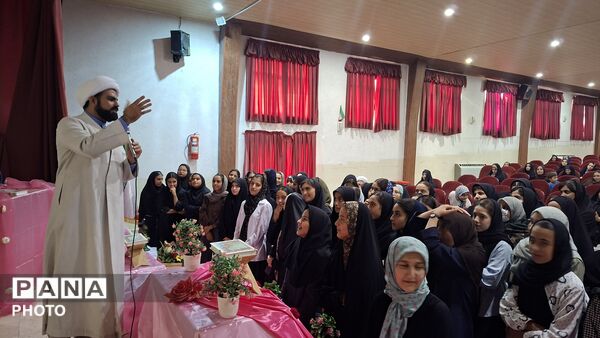 افتتاحیه محفل هفتگی دخترانه مشکات در شهرستان فریدن