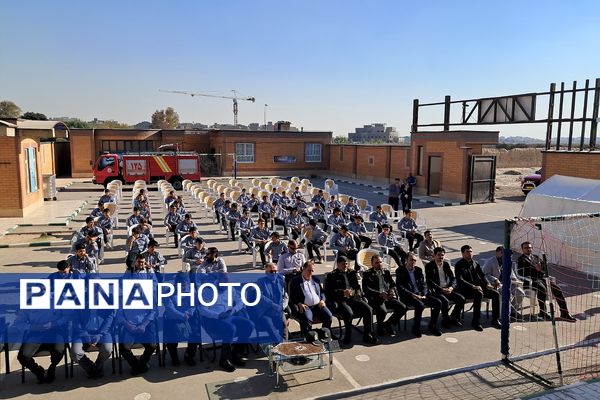 مراسم پدافند غیرعامل در دبیرستان بشارت بهارستان‌دو 